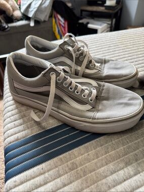Vans low top size 9W